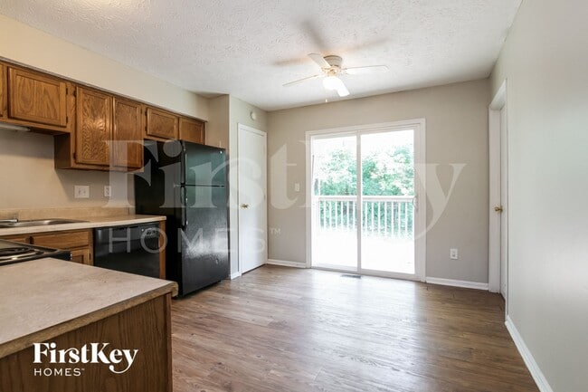 Building Photo - 4333 Phoenix Dr