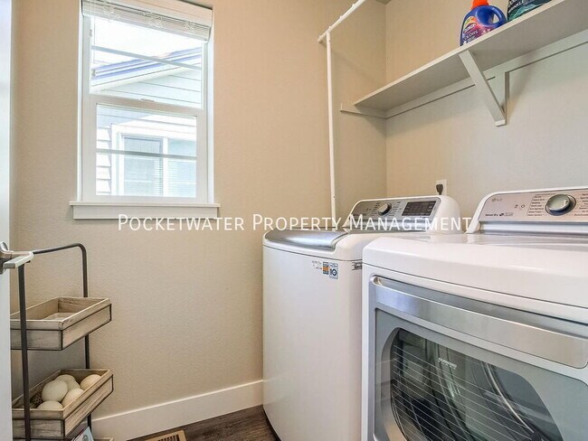 Building Photo - 8875 Yates Dr