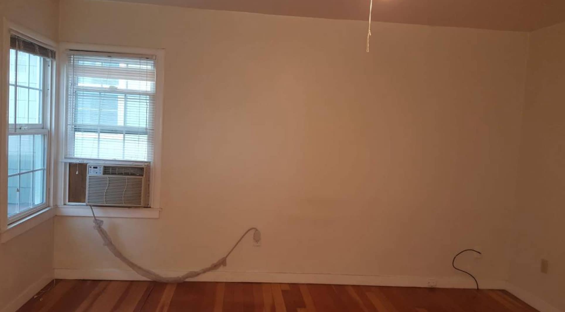 Building Photo - 627 Rose Ave