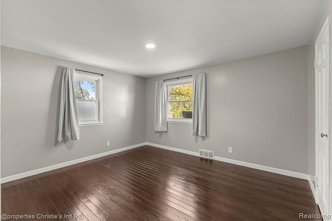 Building Photo - 10838 Nottingham Rd