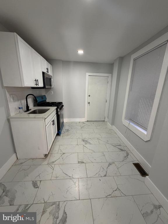 Building Photo - 1924 N Taylor St