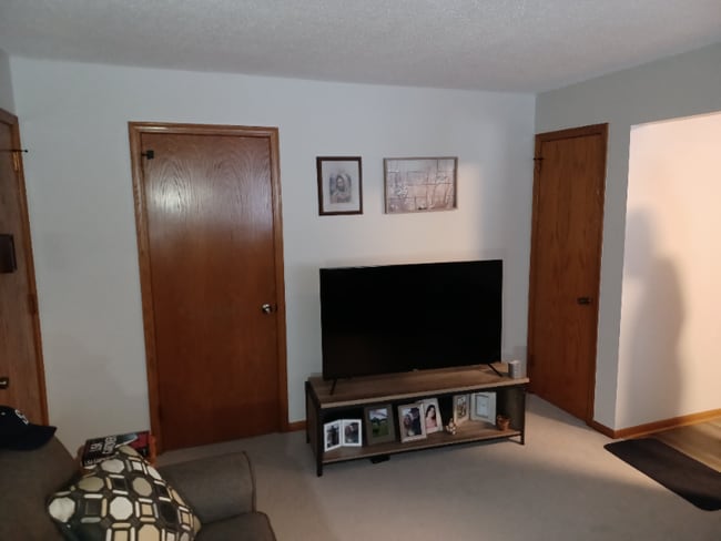 Building Photo - 320 Cypress St N