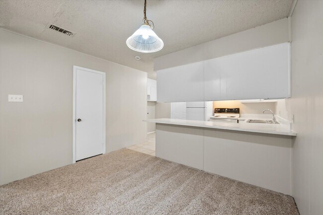 Building Photo - 1803 Harry Ct