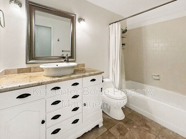 Building Photo - 6503 W Baron Dr