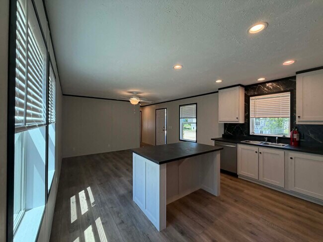 Building Photo - 23 E Arizona