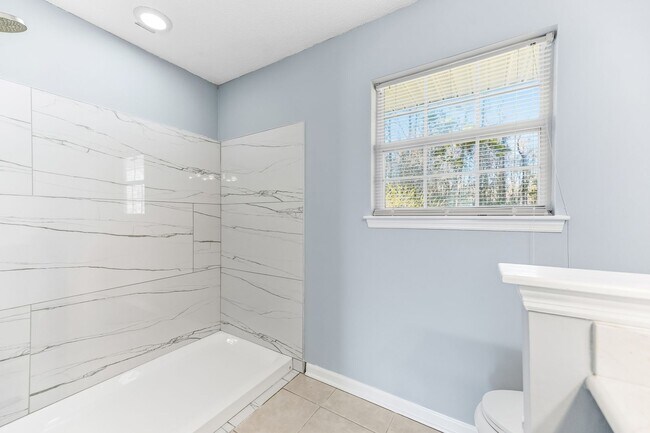 Building Photo - Beautiful Home West Ashley Shadow Moss Subdivision