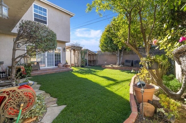Building Photo - Beautiful & Spacious South Torrance Home