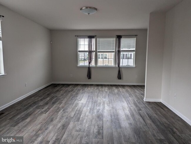 Building Photo - 64 Vespucci Ln
