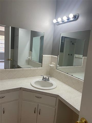 Building Photo - 435 Elm St