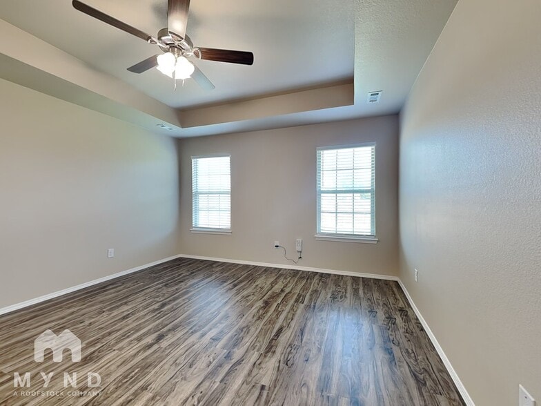 Building Photo - 2104 Misti Woods St