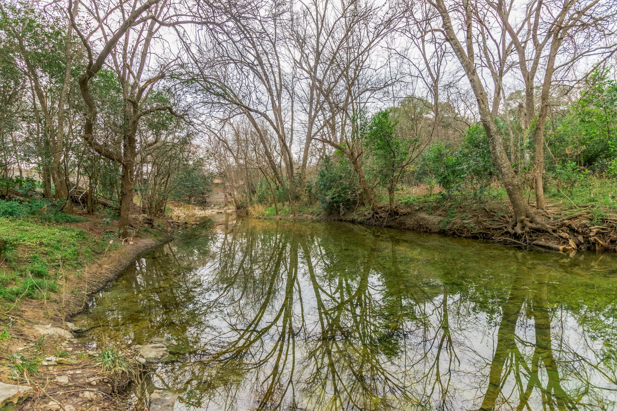 Building Photo - 2008 Jones Rd