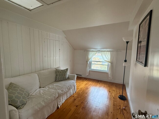 Building Photo - 5 Little Brook Rd