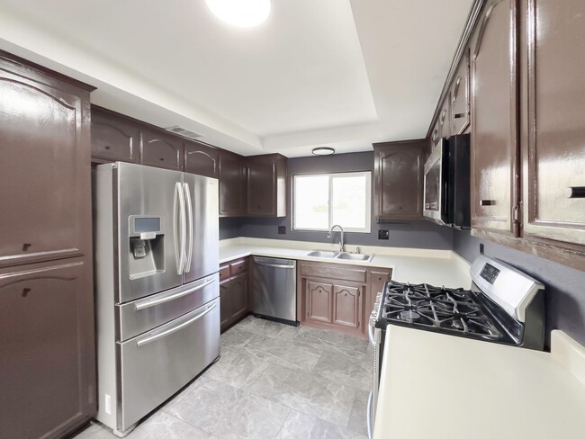 Building Photo - ~RARE FIND~ Newly Remodeled 3 Bedroom Home...