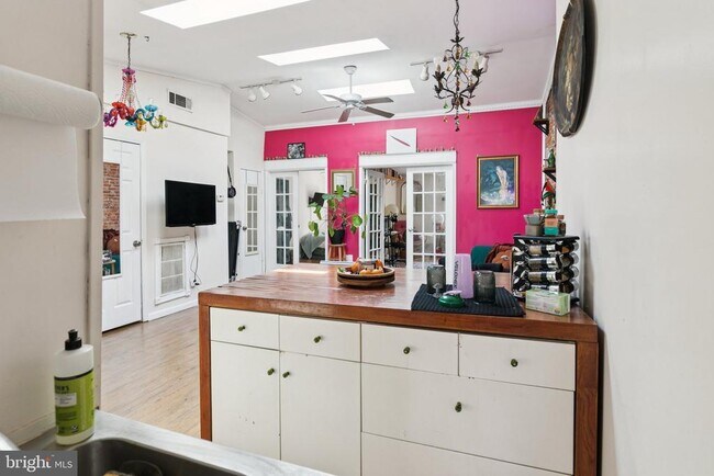 Building Photo - 1333 Pine St