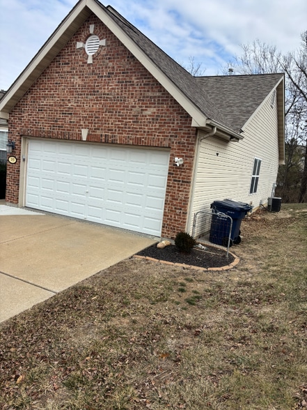 Building Photo - 380 Shadow Pines Dr