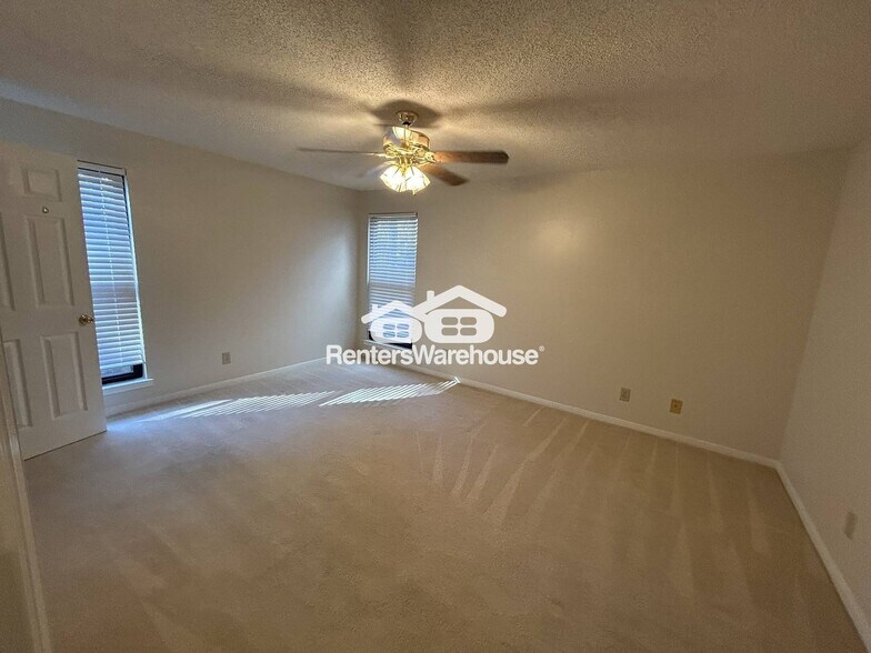 Building Photo - 1303 Gables Dr