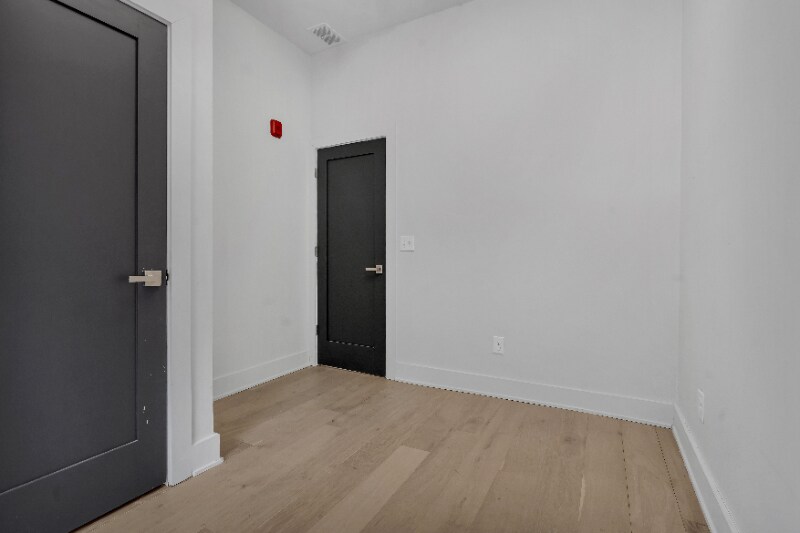 Building Photo - 182 Waterman St