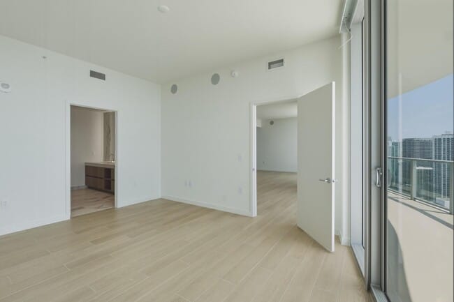 Building Photo - 1400 Biscayne Blvd