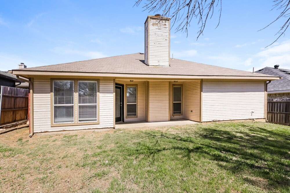 Building Photo - 7448 Ashcroft Cir