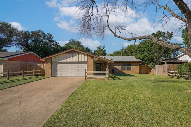 Building Photo - 3507 Hummingbird Ln