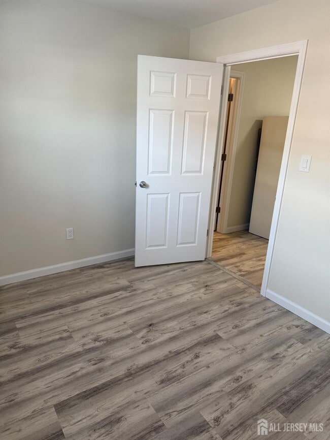 Building Photo - 729 Bordentown Ave