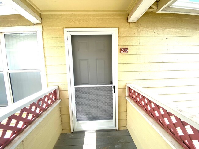 Building Photo - 68-3831 Lua Kula St. H206