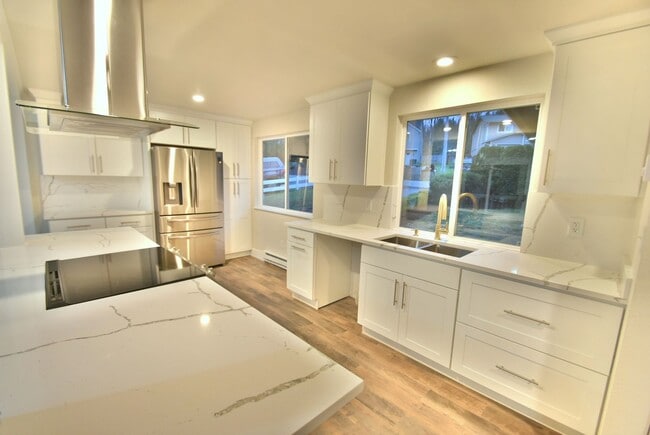 Building Photo - 3Bd/1.75Ba Woodinville House