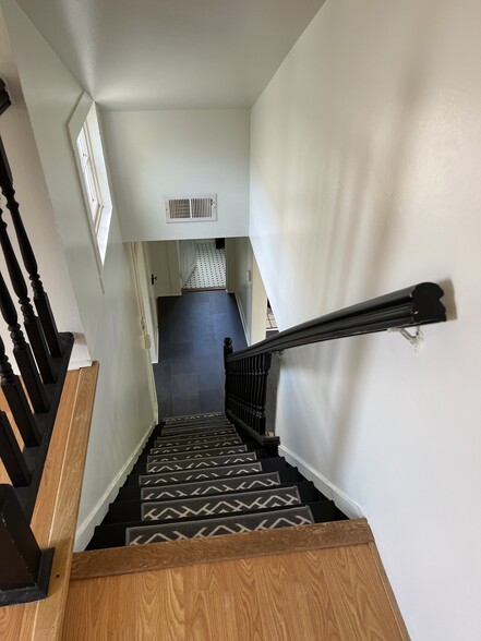 Building Photo - 557 Washington St