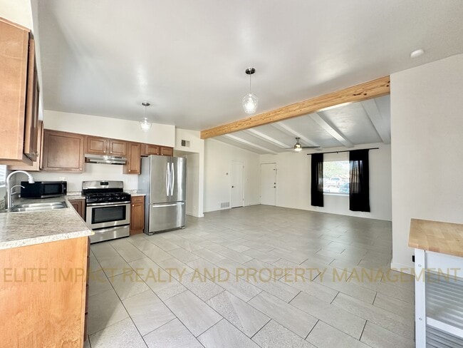 Building Photo - 2140 N Northway Ave