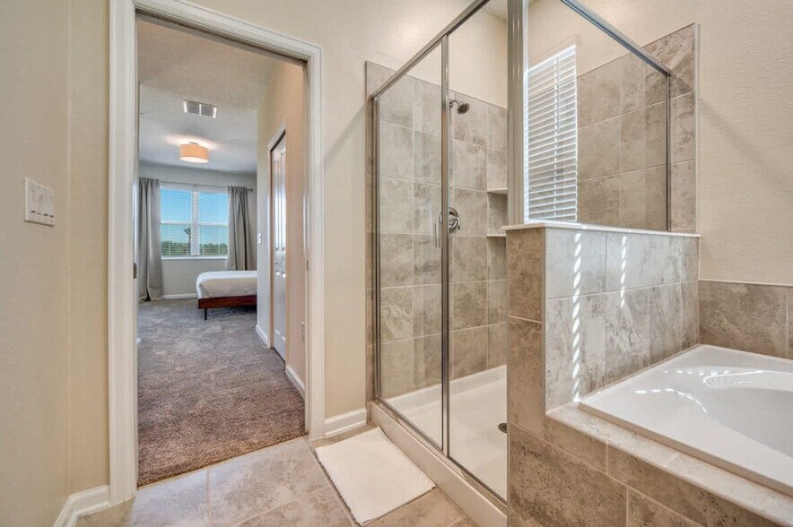 Building Photo - 837 Ocean Course Ave