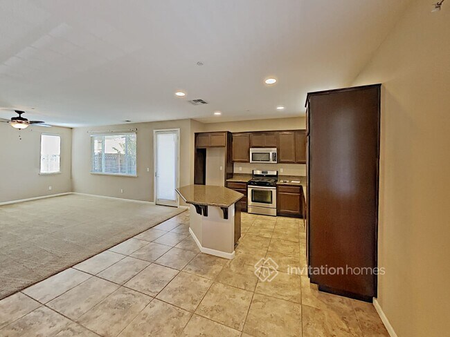 Building Photo - 1234 Landmark Cir