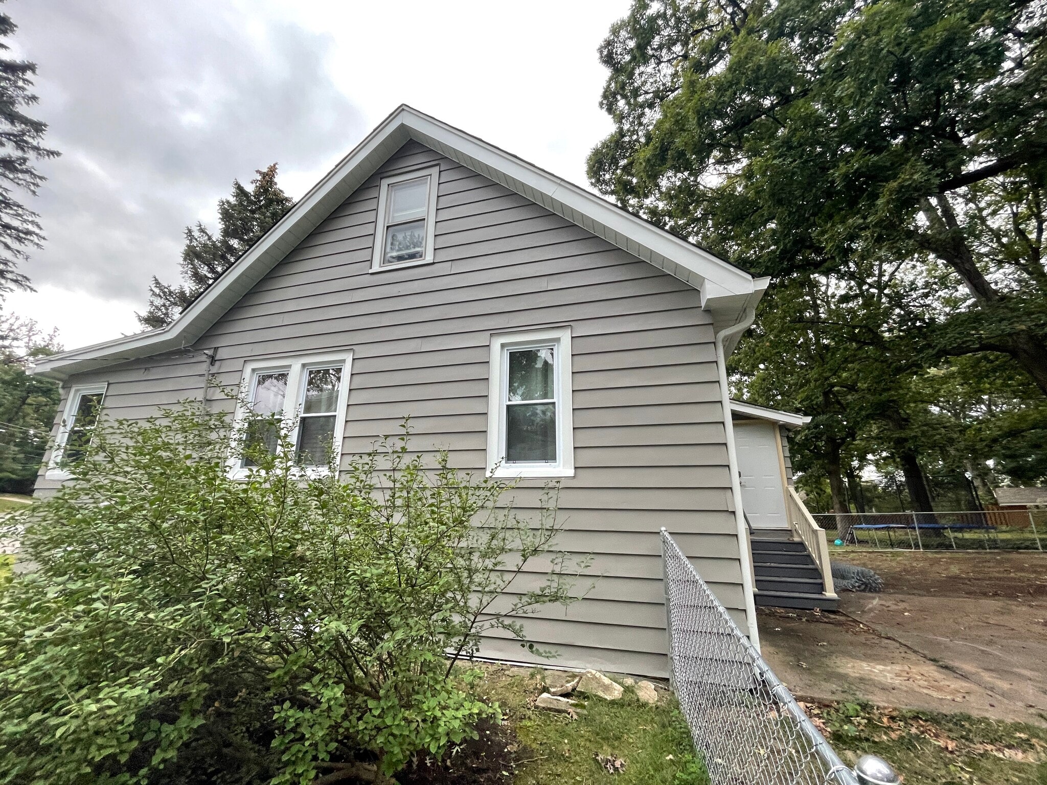 Building Photo - 48 S Glenview Ave