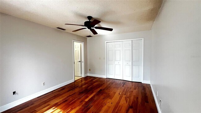 Building Photo - 8625 Vista Shores Ct