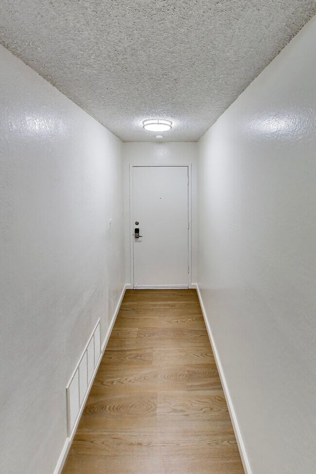Building Photo - Beautiful 4-Bedroom, 2-Bathroom Daly City Home for Rent