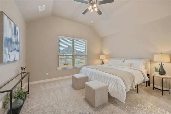 Building Photo - 4 Bedroom, 2 Bath in Dove Crossing Subdivi...