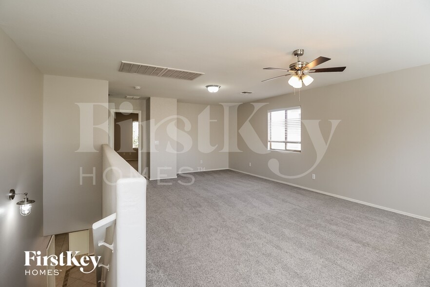 Building Photo - 2374 E Meadow Chase Dr