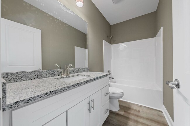 Building Photo - 600 Victoria Wy