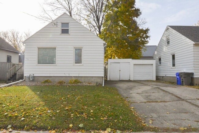 Primary Photo - Homey House Near Goose Egg Park Available ...