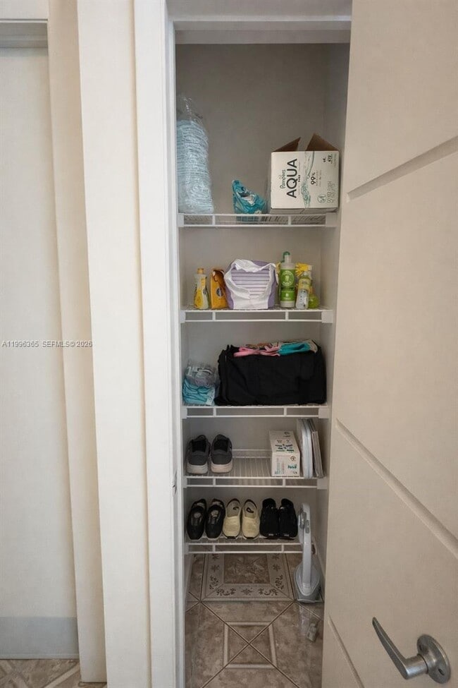 Building Photo - 1900 N Bayshore Dr