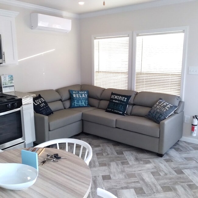 Building Photo - 273 Oak Harbor Camp