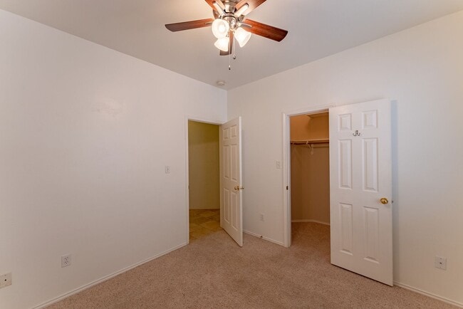 Building Photo - Alluring 3bd/2ba Lakeline Oaks Home in Cedar Park!