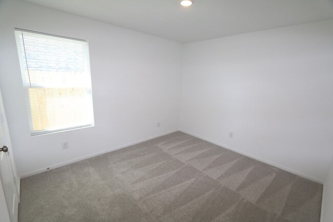 Building Photo - 6245 Alder Crk Dr