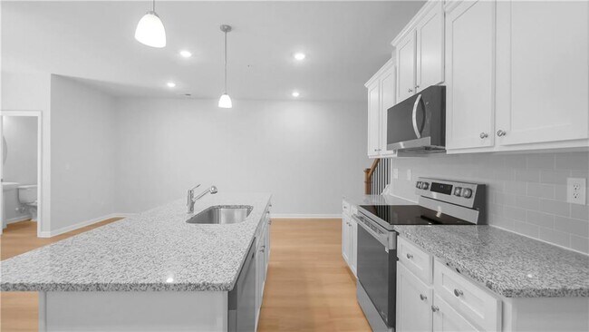 Building Photo - 371 Lanier Cir
