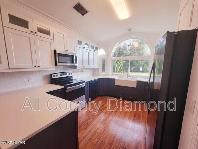 Building Photo - 247 Boca Shores Dr