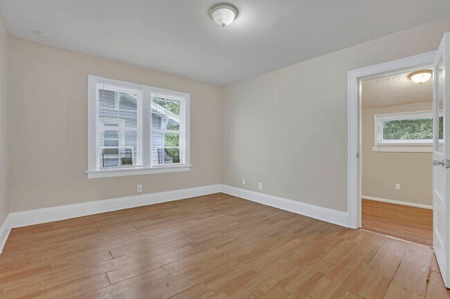 Building Photo - 243 N Wayne Ave