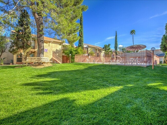 Building Photo - Charming 2-Bedroom, 2-Bath Home with Community Pool