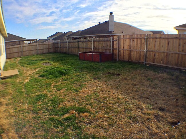 Building Photo - 3 Bedroom 2 Bath Gem In Crowley