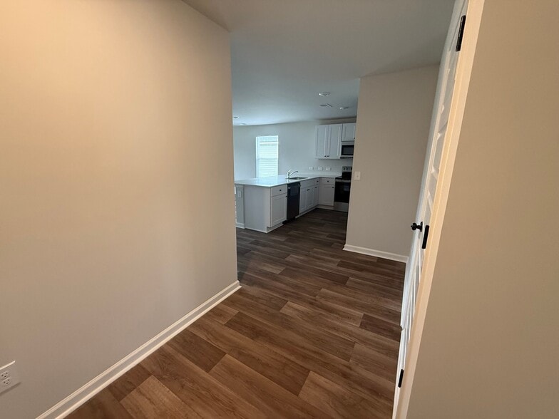 Building Photo - 1119 Cooper Hawk Ln SW