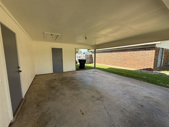 Building Photo - Beautiful 3 bedroom 2 bath home for lease ...