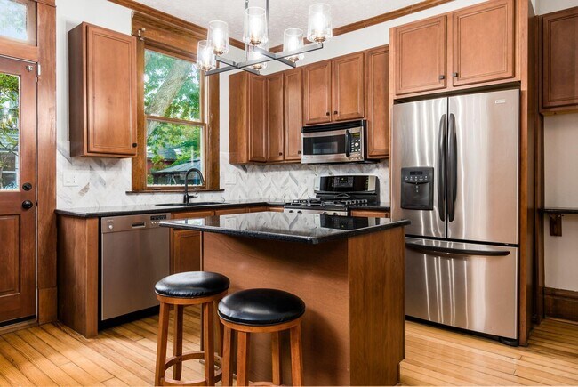 Building Photo - 104 Thurman Ave